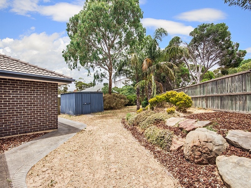 2 Huon Court, Flagstaff Hill SA 5159