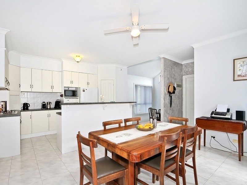 10 Bushland Drive, Aberfoyle Park SA 5159