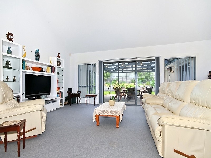 10 Bushland Drive, Aberfoyle Park SA 5159