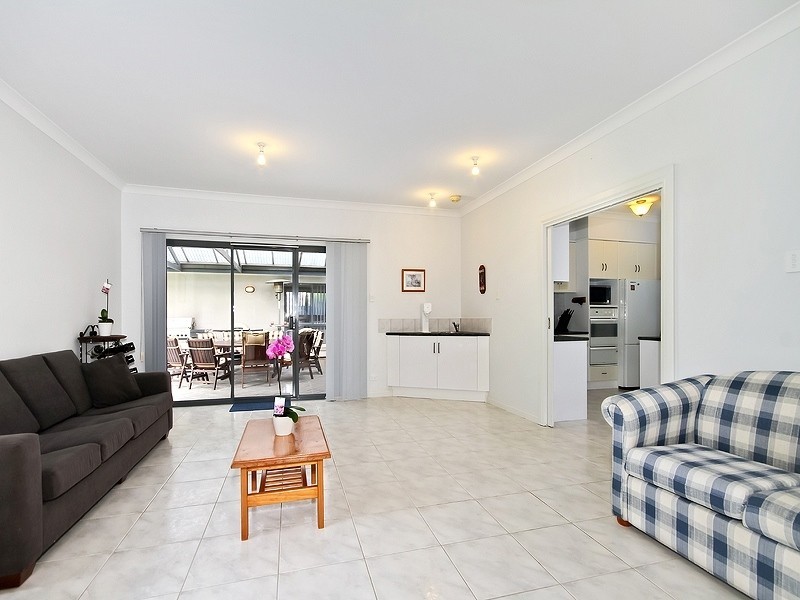 10 Bushland Drive, Aberfoyle Park SA 5159