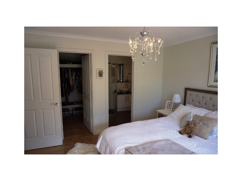 11 Mews Way, Coromandel Valley SA 5051