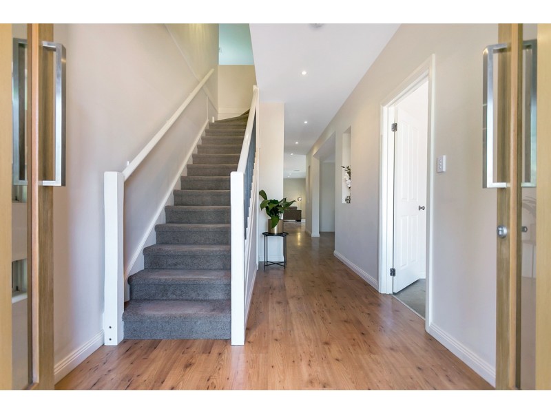 3 Rogerson Cct, Craigburn Farm SA 5051