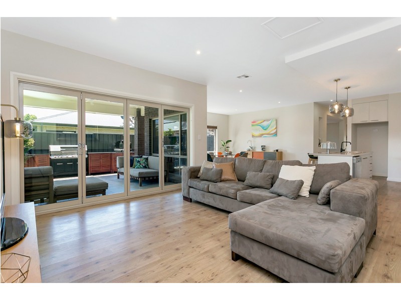 3 Rogerson Cct, Craigburn Farm SA 5051