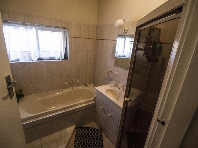 72 Avenue Road, Clarence Gardens SA 5039
