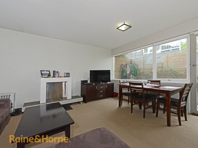 2/7 Montgomery Court, Sandy Bay TAS 7005