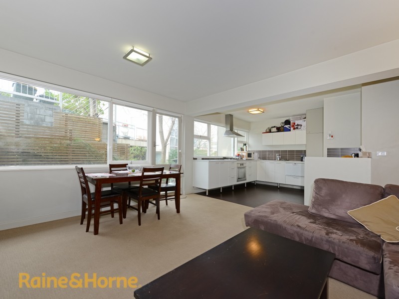 2/7 Montgomery Court, Sandy Bay TAS 7005