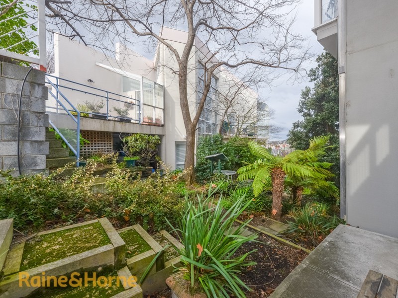 2/7 Montgomery Court, Sandy Bay TAS 7005