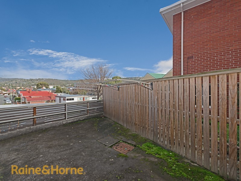 2/7 Montgomery Court, Sandy Bay TAS 7005