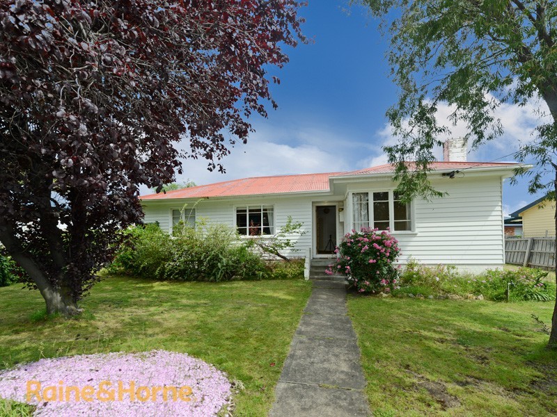 9 Erebus Street, Warrane TAS 7018