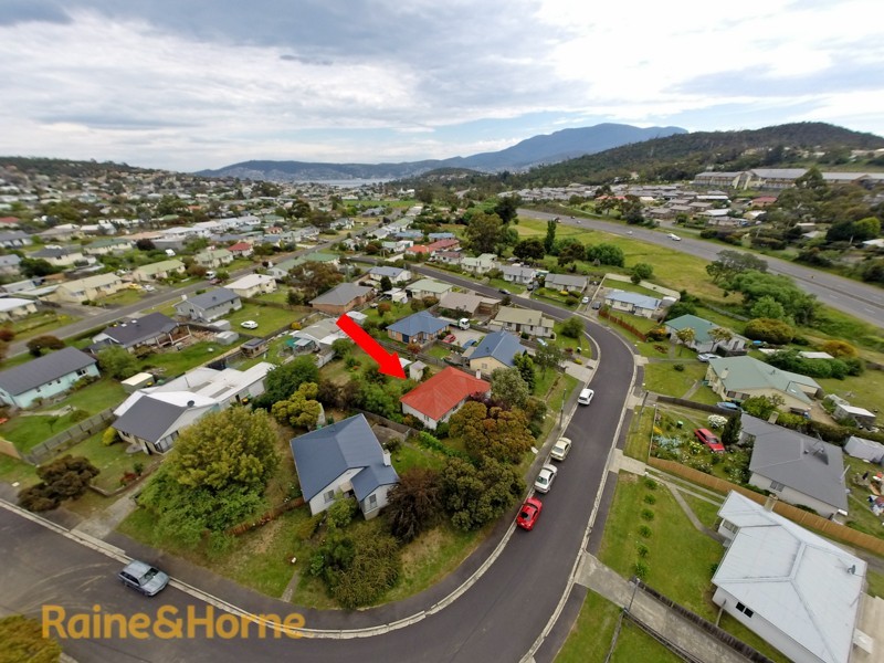 9 Erebus Street, Warrane TAS 7018