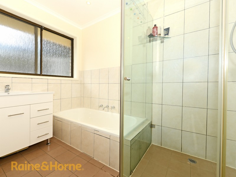 33 Sherwood Court, Lindisfarne TAS 7015