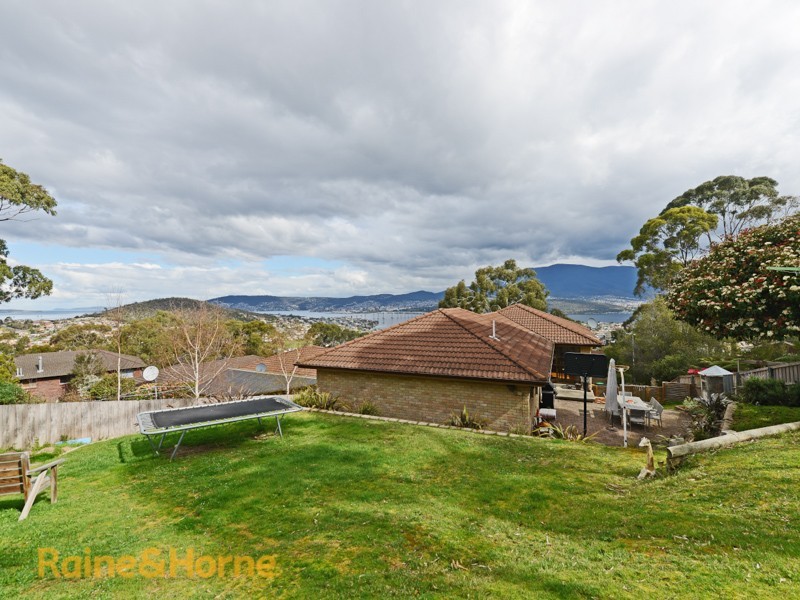 33 Sherwood Court, Lindisfarne TAS 7015