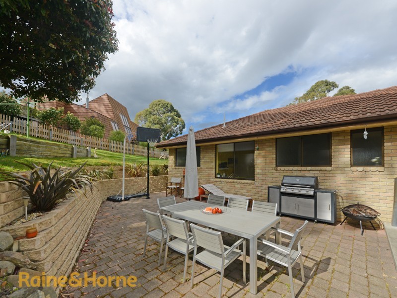 33 Sherwood Court, Lindisfarne TAS 7015