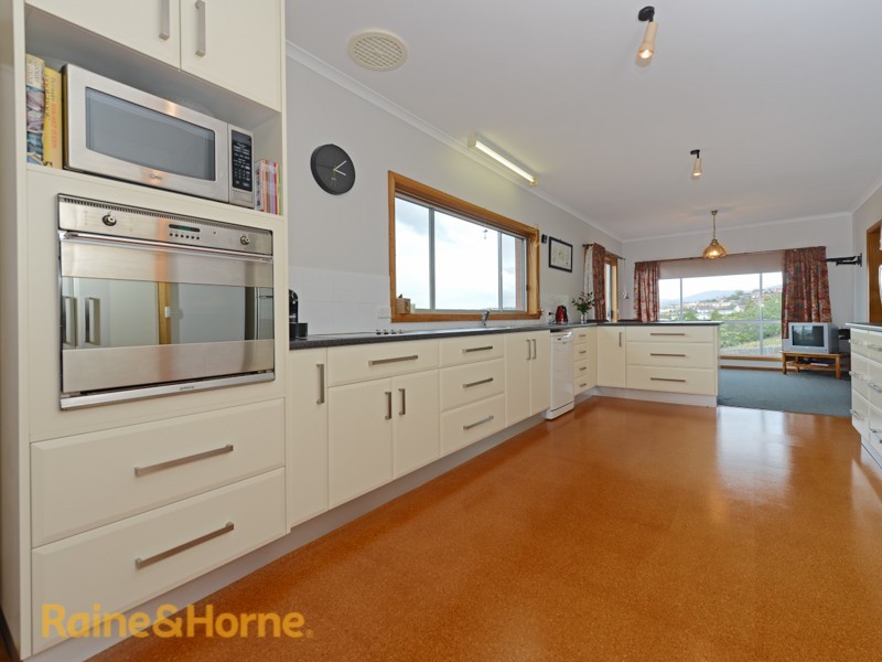 27 Barclay Crescent, Rosetta TAS 7010