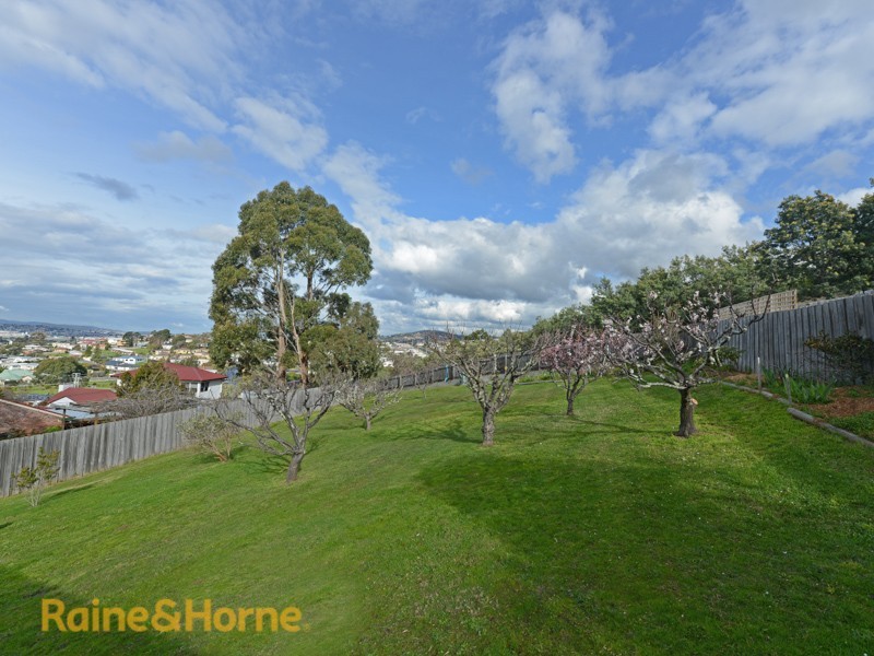 27 Barclay Crescent, Rosetta TAS 7010