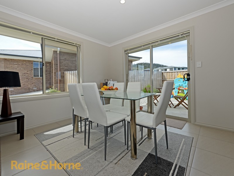1 and 2 / 31 Mariah Crescent, Oakdowns TAS 7019