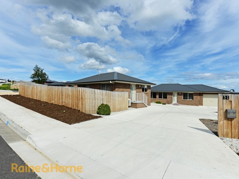 1 and 2 / 31 Mariah Crescent, Oakdowns TAS 7019