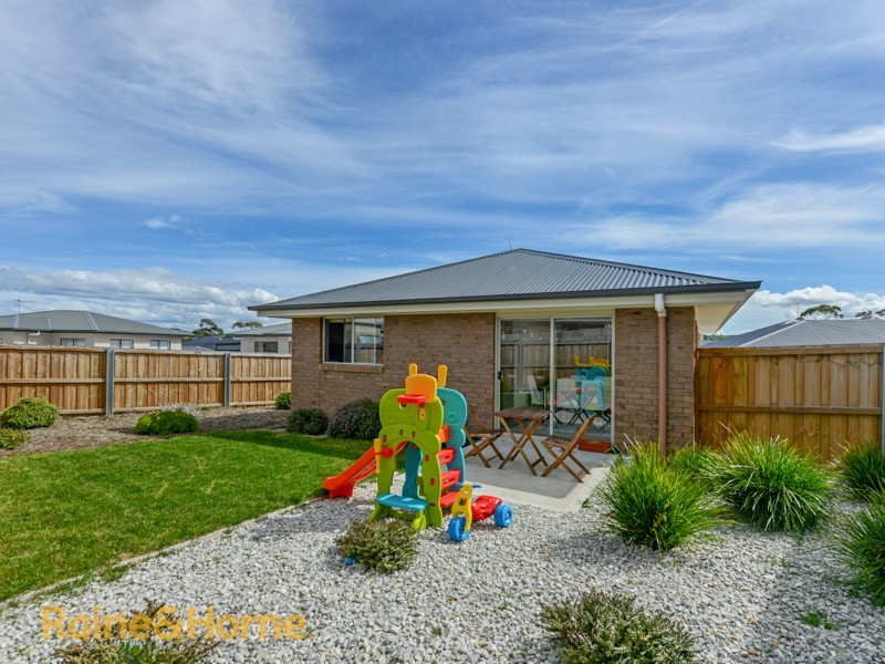 1 and 2 / 31 Mariah Crescent, Oakdowns TAS 7019