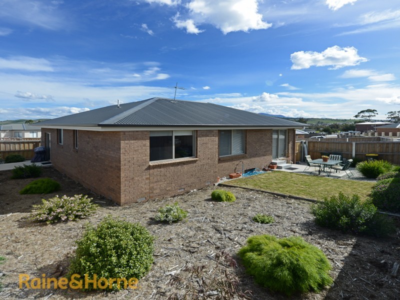 1 and 2 / 31 Mariah Crescent, Oakdowns TAS 7019