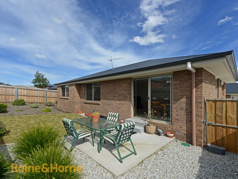 1 and 2 / 31 Mariah Crescent, Oakdowns TAS 7019