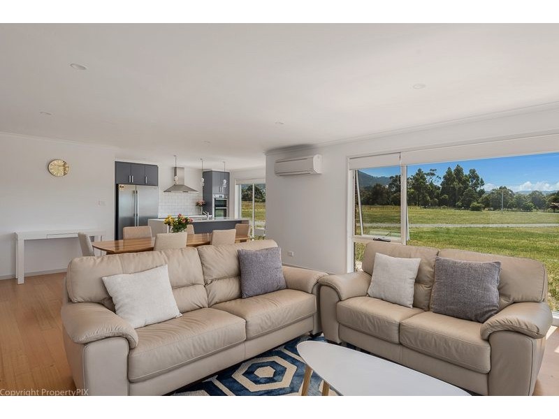 84 Seven Mile Beach Road, Seven Mile Beach TAS 7170