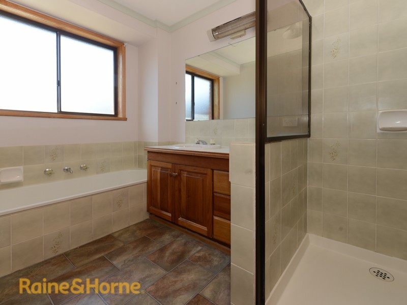 7 Dooleys Avenue, Rosetta TAS 7010