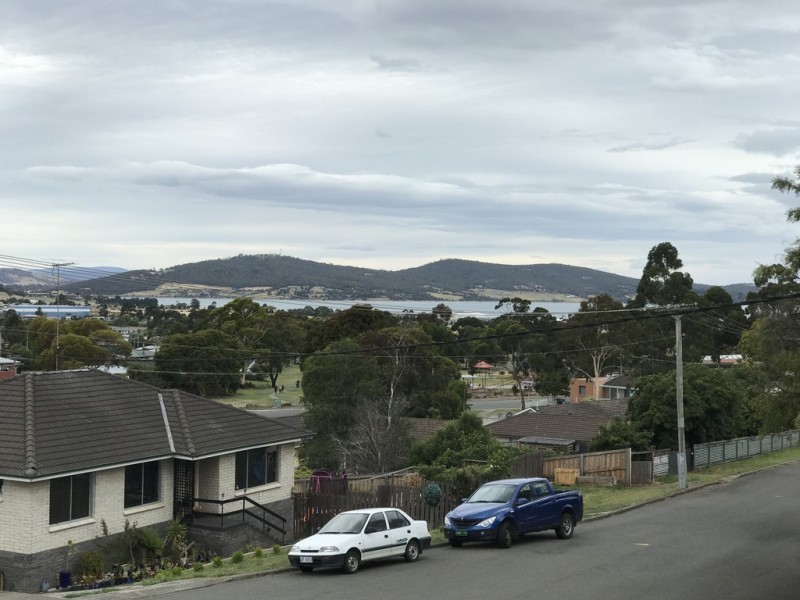16 Vicary Place, Rokeby TAS 7019