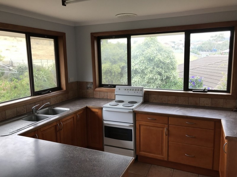 16 Vicary Place, Rokeby TAS 7019