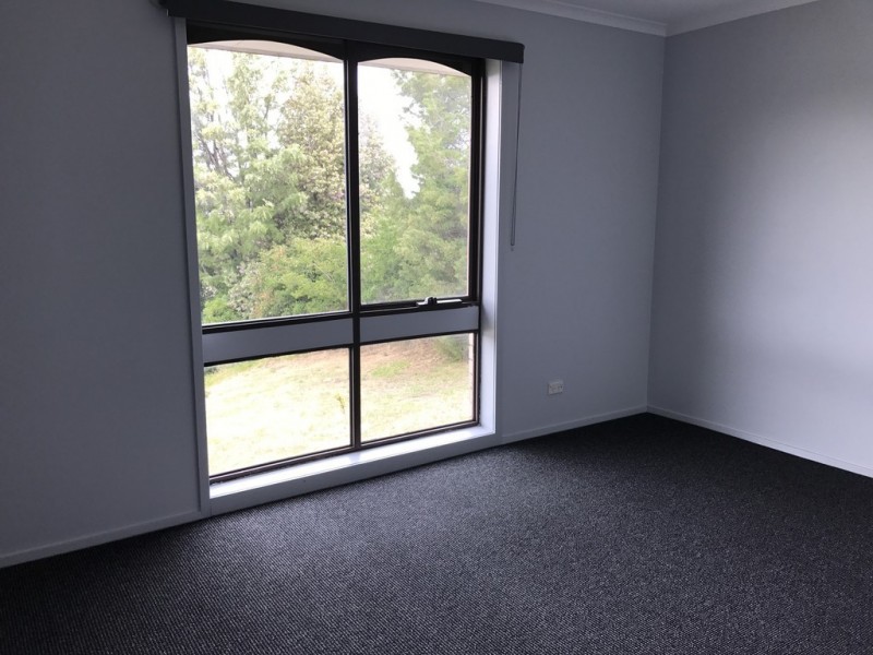 16 Vicary Place, Rokeby TAS 7019