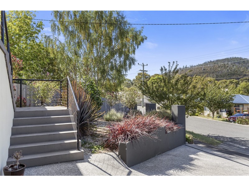 128 Flagstaff Gully Road, Lindisfarne TAS 7015