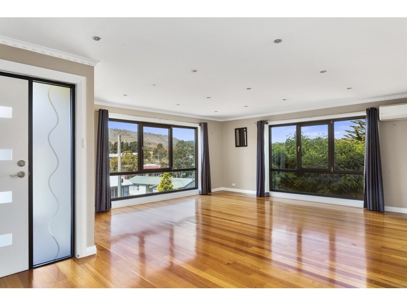 128 Flagstaff Gully Road, Lindisfarne TAS 7015