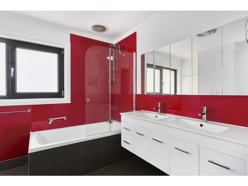128 Flagstaff Gully Road, Lindisfarne TAS 7015