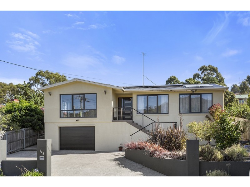 128 Flagstaff Gully Road, Lindisfarne TAS 7015