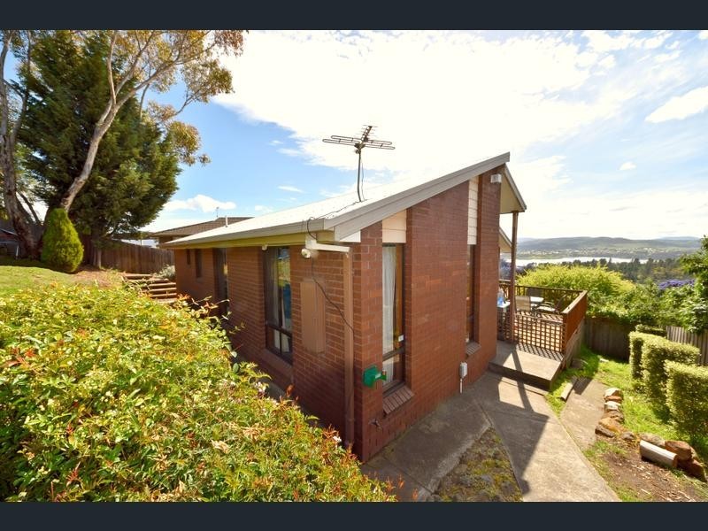 4 Newitt Drive, Austins Ferry TAS 7011