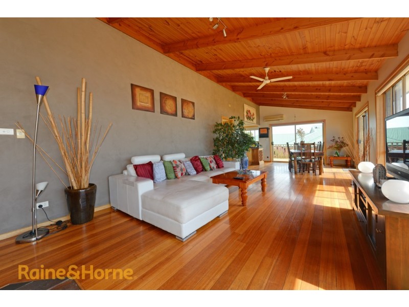 10 Meadows Place, Opossum Bay TAS 7023