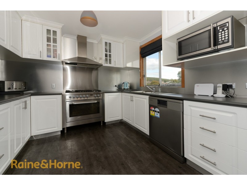 51 Fontain Circle, Rokeby TAS 7019