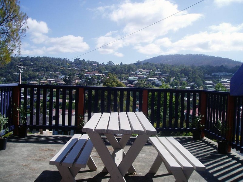 1 Swansea Court, Lindisfarne TAS 7015