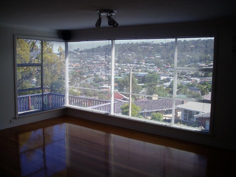 1 Swansea Court, Lindisfarne TAS 7015