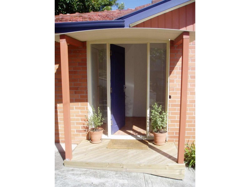 1 Swansea Court, Lindisfarne TAS 7015