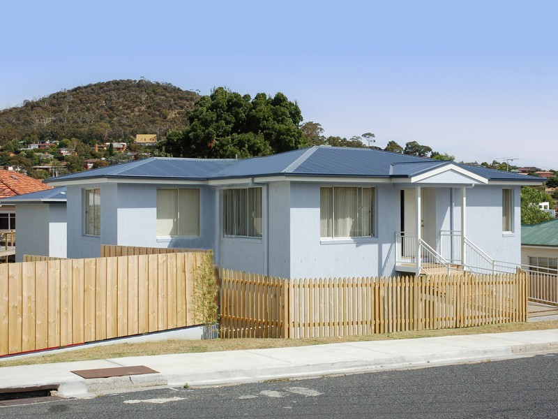 unit 1 13 Beach Road, Lindisfarne TAS 7015