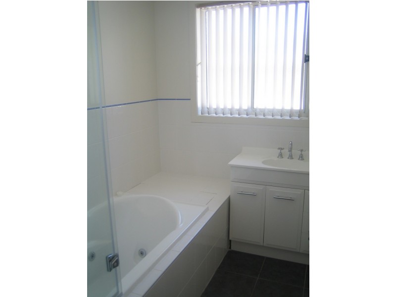 unit 1 13 Beach Road, Lindisfarne TAS 7015
