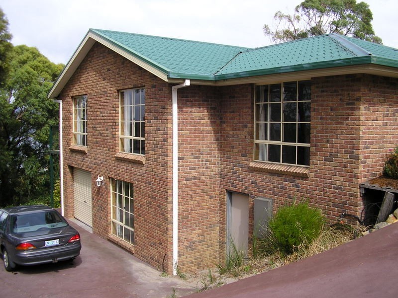 7/42 Sherwood Court, Lindisfarne TAS 7015