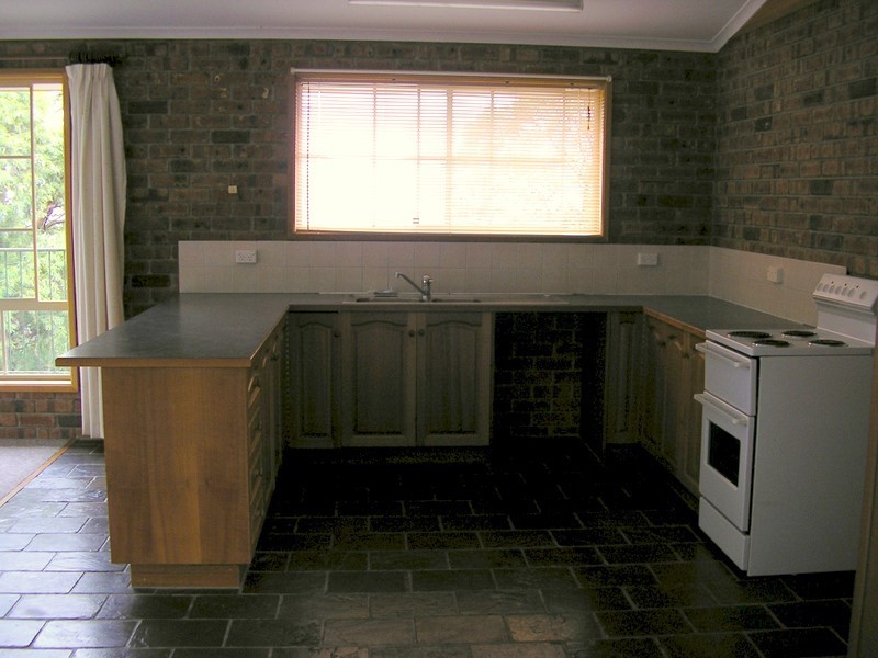 7/42 Sherwood Court, Lindisfarne TAS 7015