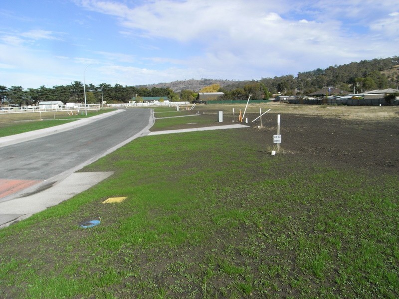 - Alexander Circle, Campania TAS 7026