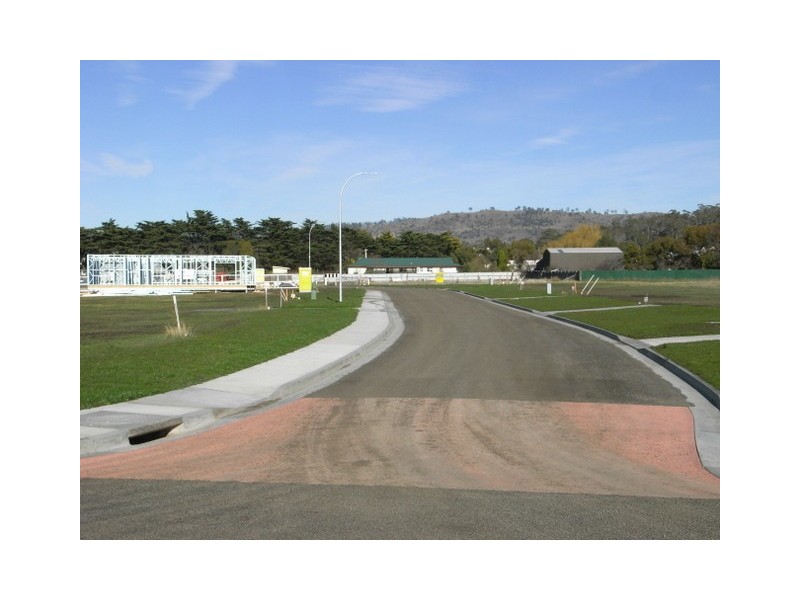 - Alexander Circle, Campania TAS 7026