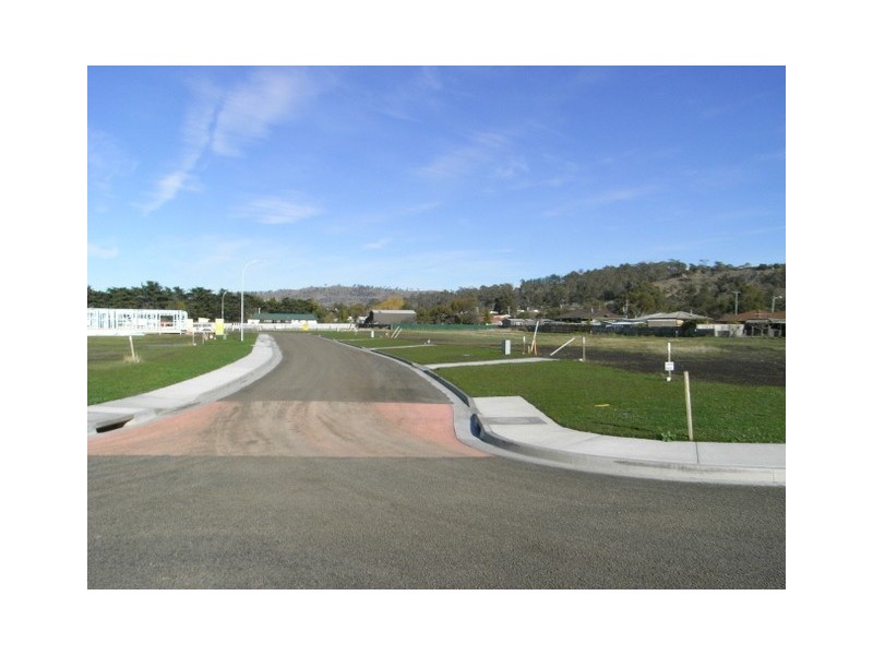 - Alexander Circle, Campania TAS 7026