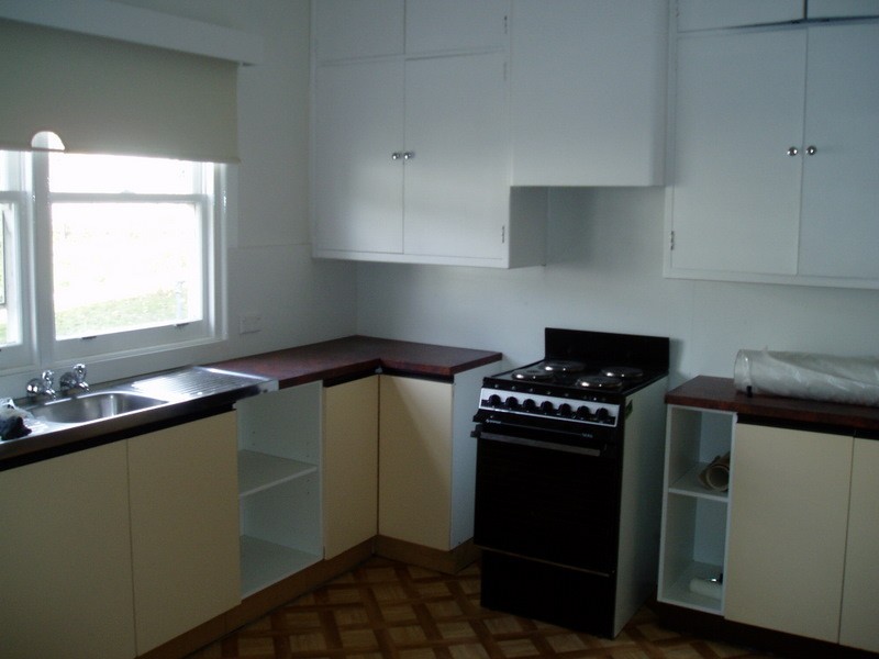9 Amelia Street, Lindisfarne TAS 7015