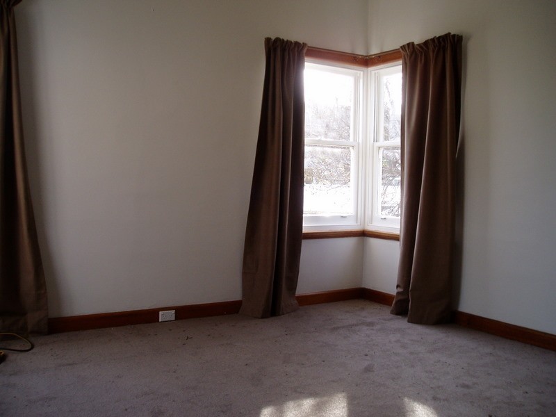 9 Amelia Street, Lindisfarne TAS 7015