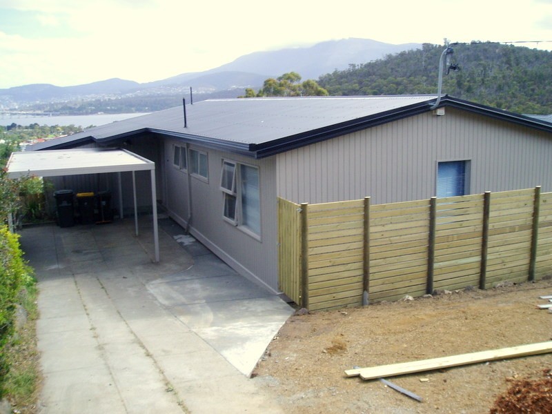 10 Malunna Road, Lindisfarne TAS 7015