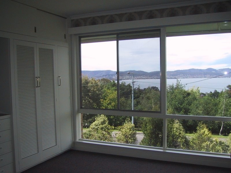 236 Churchill Avenue, Sandy Bay TAS 7005